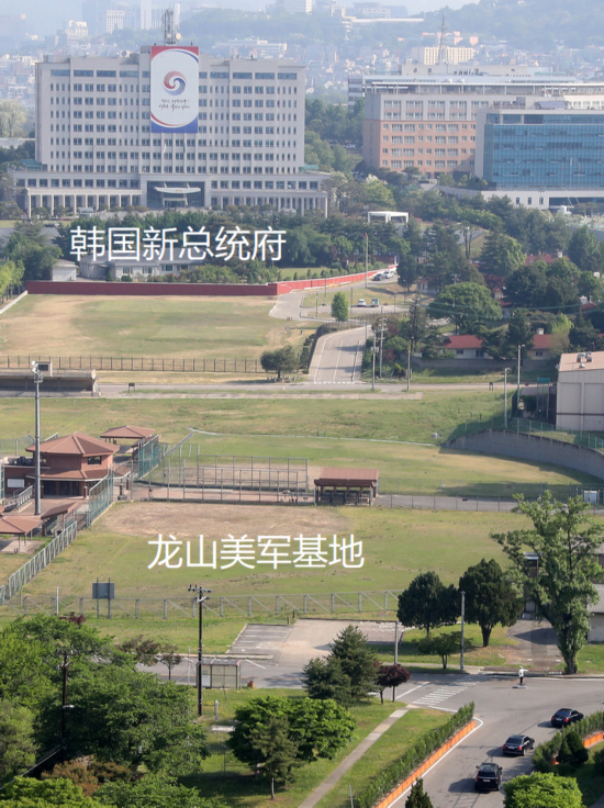 5月11日早上，尹锡悦上班途中，车队经过驻韩美军基地（韩国纽西斯通讯社）