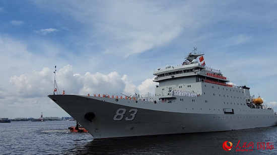 中国海军“戚继光”号训练舰抵达菲律宾马尼拉港。人民网记者 樊帆摄
