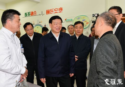 (图为江苏省委书记娄勤俭在南通调研。图片/交汇点)