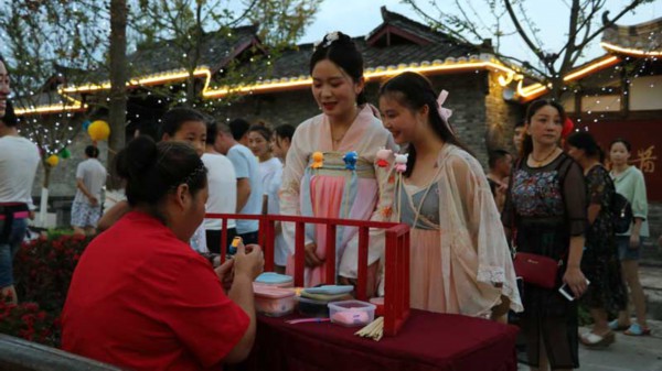 【组图】&ldquo;看美丽乡村 庆改革开放&rdquo;系列直播活动：成都市郫都区战旗村