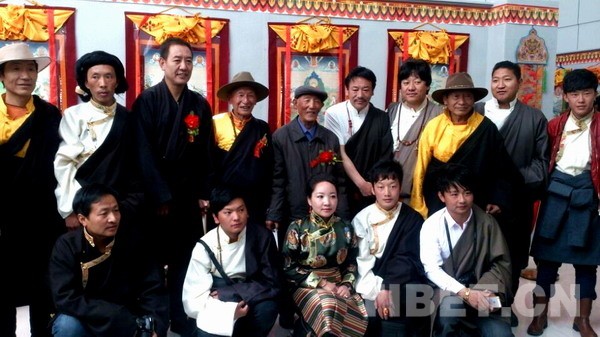 西藏唐卡画师中青年新秀异军突起，传承与创新间发展