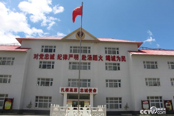 迪庆州森林消防大队坚持“缺氧不能缺精神”的理念,践行着“扎根高原,忠诚使命”的诺言。(徐辉/摄)