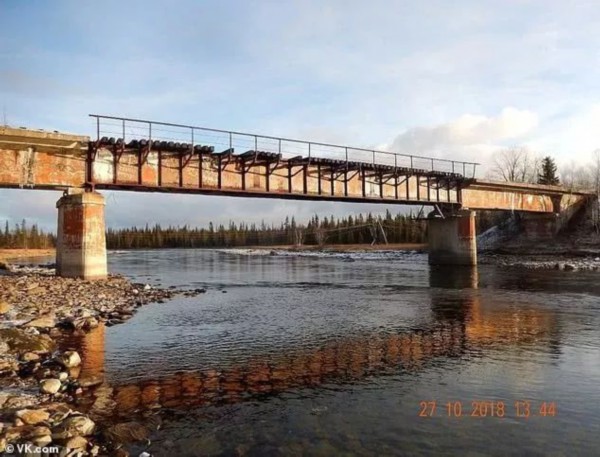 桥梁此前的照片