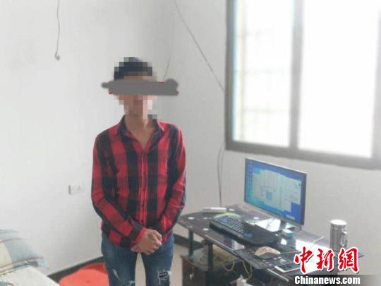 一男子&ldquo;生产&rdquo;12306账号30余万个获利60余万元