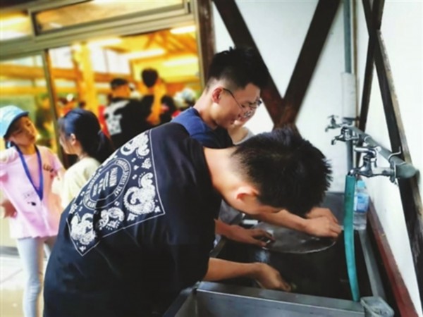 引力播