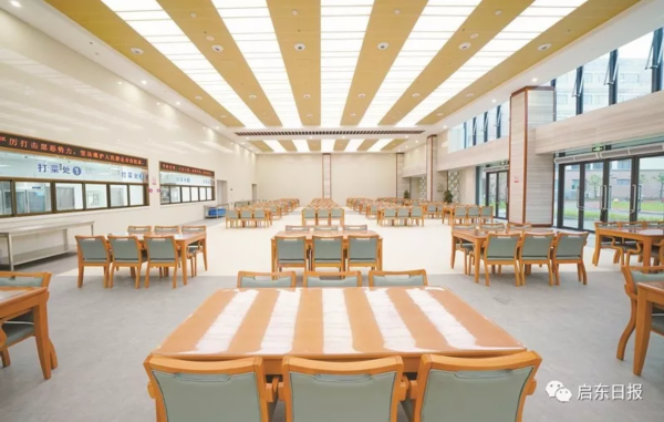 今天在万千瞩目中，启东市社会福利中心正式投入运营