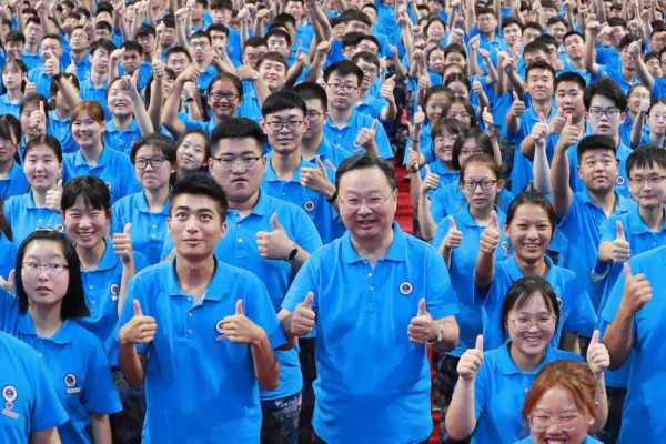 江苏海洋大学迎来首批新生！“网红校长”激情演讲再次刷屏！