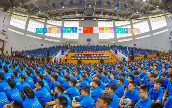 江苏海洋大学迎来首批新生！“网红校长”激情演讲再次刷屏！