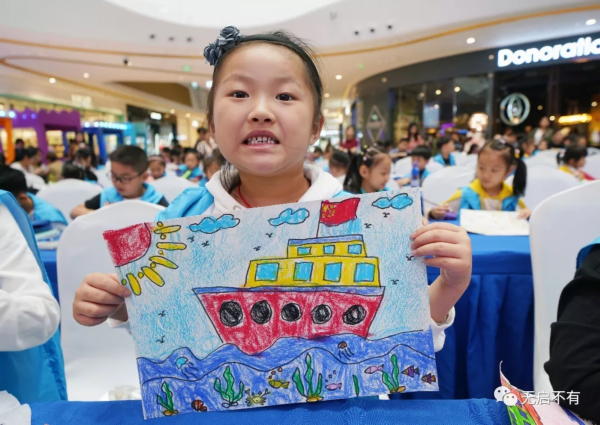 在这群启东孩子的心中，友谊更比秋色浓