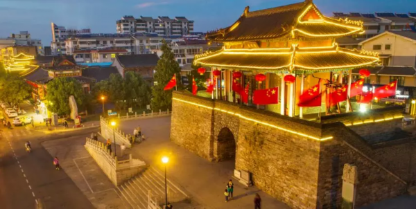 挂国旗啦！连云港一片“中国红”！