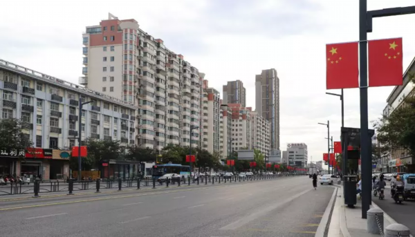 挂国旗啦！连云港一片“中国红”！