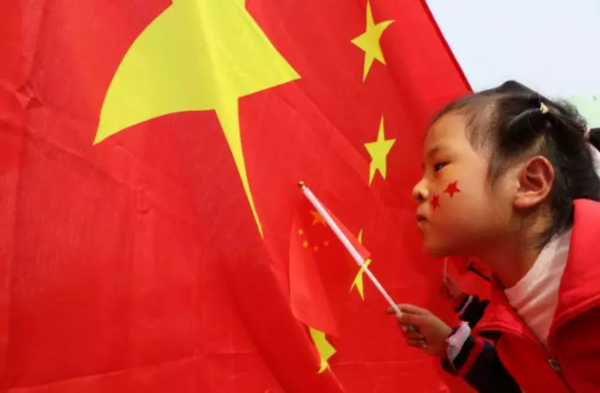 挂国旗啦！连云港一片“中国红”！