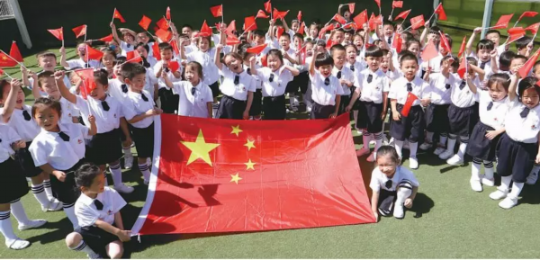 挂国旗啦！连云港一片“中国红”！