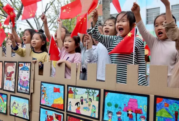 挂国旗啦！连云港一片“中国红”！