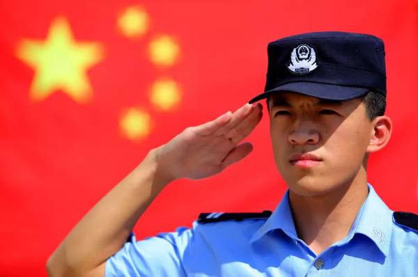 挂国旗啦！连云港一片“中国红”！