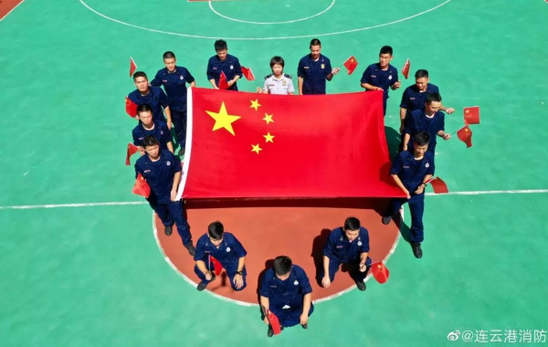 挂国旗啦！连云港一片“中国红”！