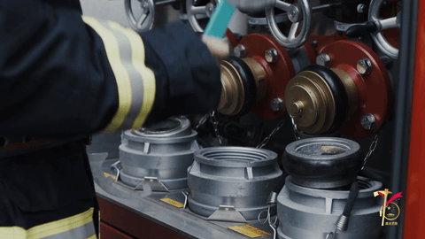 “击”情表白：用消防员的节奏感祝福祖国！