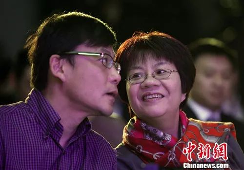  李国庆和俞渝。中新社发  王辰 摄