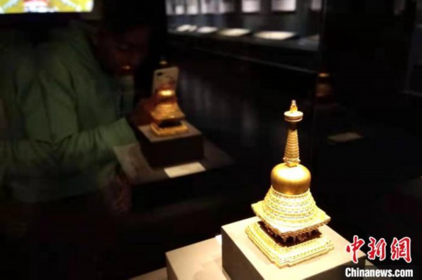 精美文物亮相西安。　田进 摄