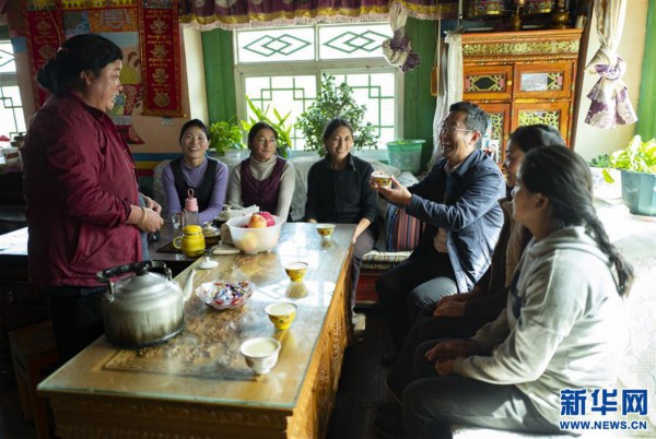 （图片故事）（9）“苹果博士”甜了藏乡百姓