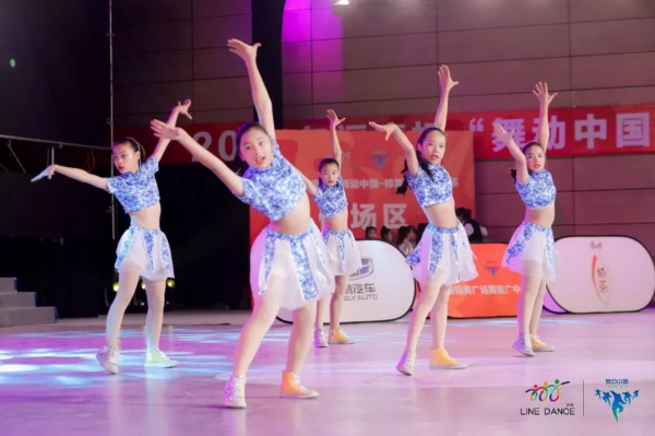 全国双冠军！如皋城北这所小学的女娃太厉害了！