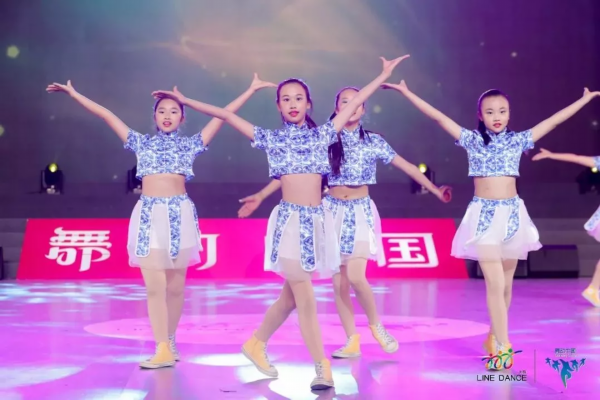 全国双冠军！如皋城北这所小学的女娃太厉害了！