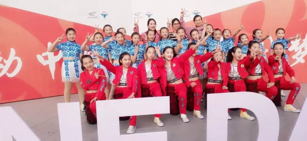 全国双冠军！如皋城北这所小学的女娃太厉害了！