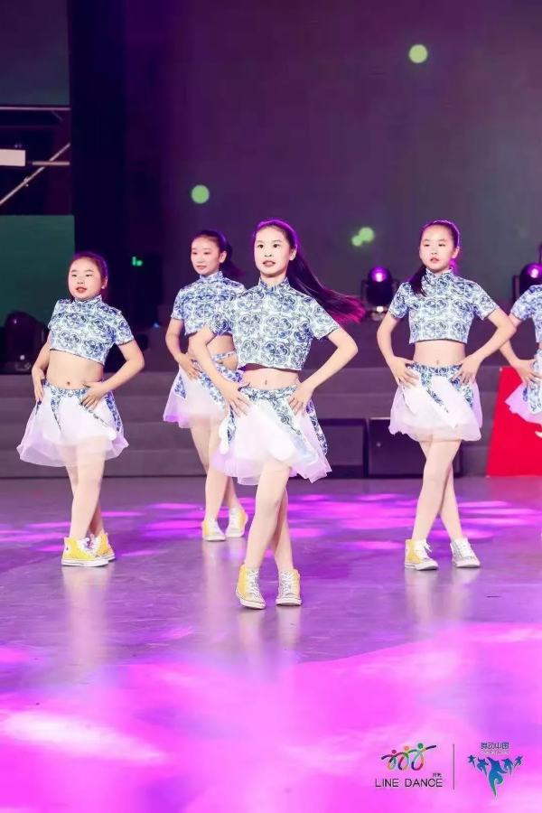 全国双冠军！如皋城北这所小学的女娃太厉害了！