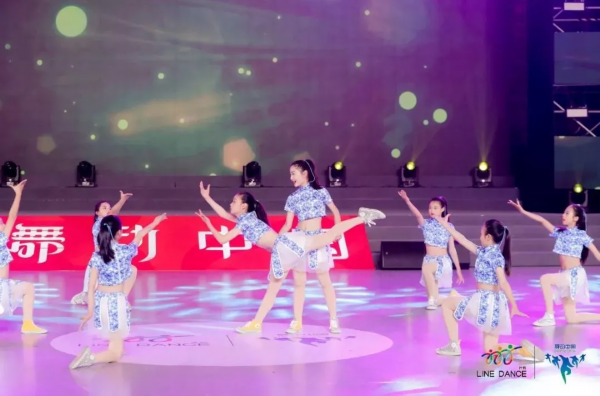 全国双冠军！如皋城北这所小学的女娃太厉害了！