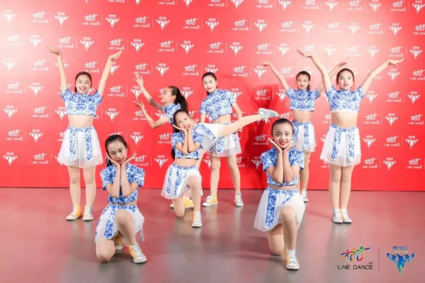 全国双冠军！如皋城北这所小学的女娃太厉害了！