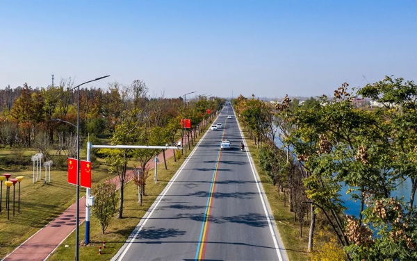 打卡“彩虹路”，幸福有点酷~