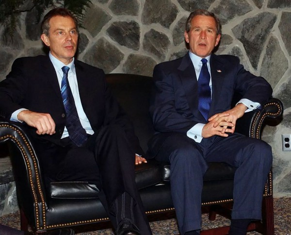 ▲资料图片:布莱尔(左)与小布什