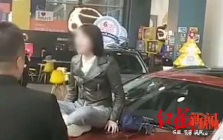 ▲ 此前&ldquo;奔驰女车主哭诉维权&rdquo;视频截图/资料图