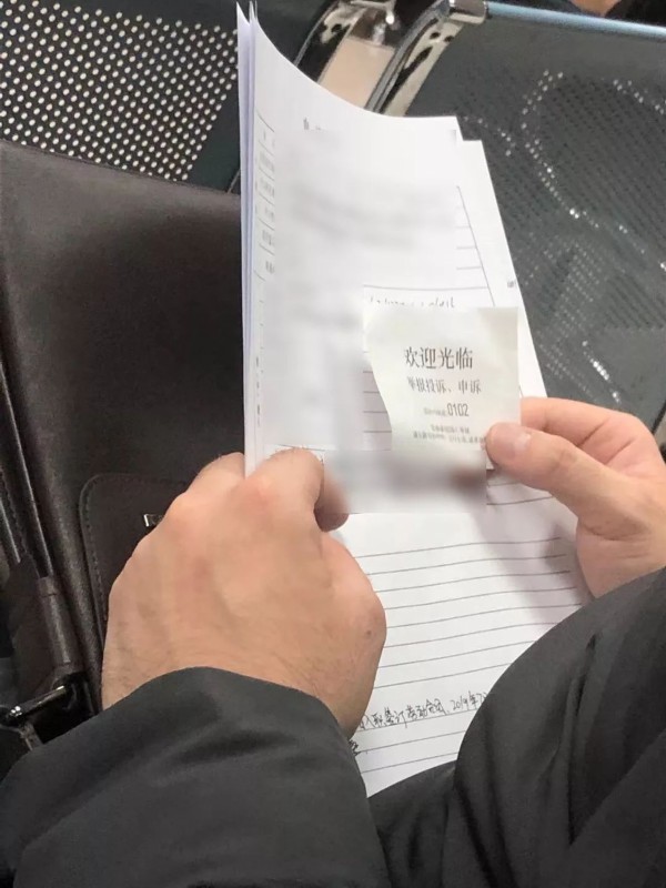 申诉中的劳动仲裁申请人 图/冯超