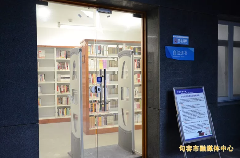 公交客运调整、超市供货情况...记者实地探访句容公共场所