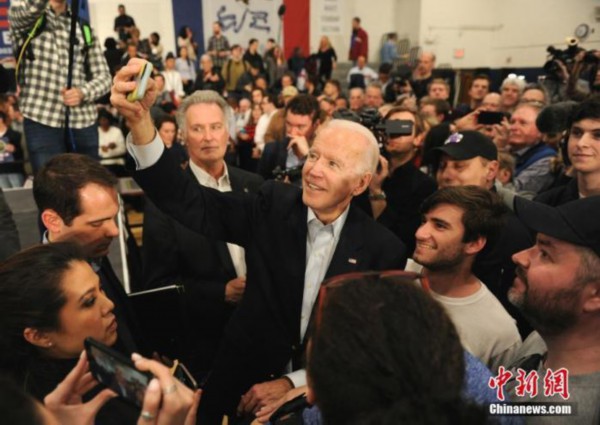 当地时间2月2日，美国民主党总统竞选人、前副总统拜登在艾奥瓦首府得梅因竞选造势。中新社记者 陈孟统 摄