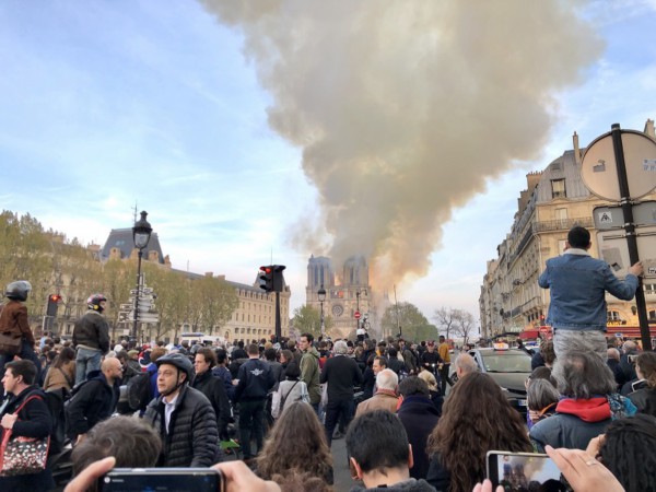 △2019年4月15日傍晚,巴黎圣母院突发大火