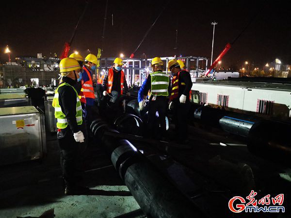 凡人英雄创造&ldquo;基建奇迹&rdquo;！为这些雷神山建设者点赞