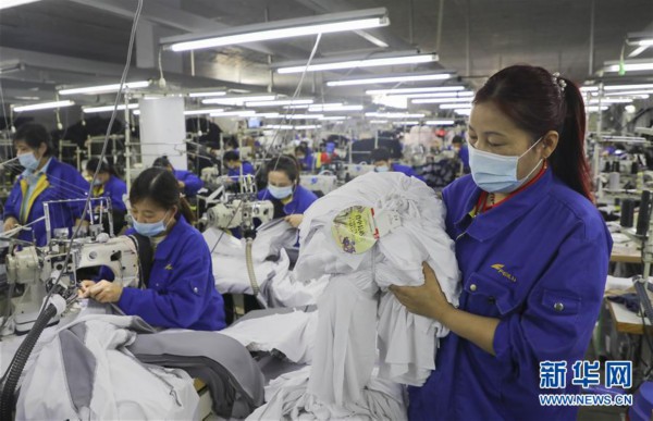 （新华全媒头条&middot;两会精神看落实&middot;图文互动）（1）培育新机 开辟新局&mdash;&mdash;落实全国两会精神激发经济发展新动能述评