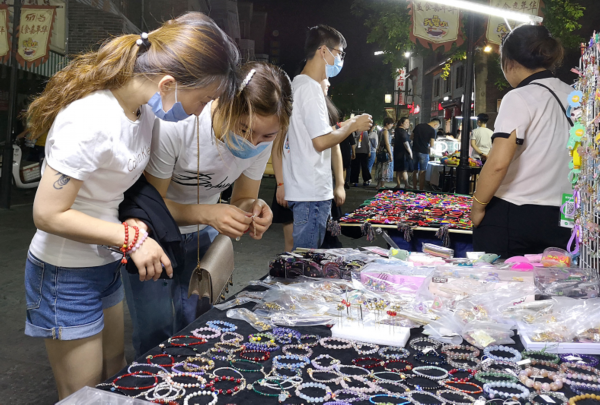 连云港■新鲜出炉！连云港“夜经济”实拍