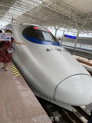 南通西站■从南通西站首发！上海小笼，西亭脆饼来了！