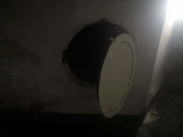 化粪池|杭州失踪女子住所距化粪池仅50米，家属围着井盖痛哭