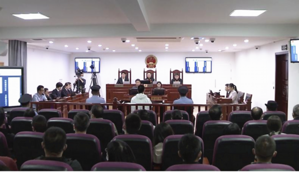 李心草案庭审现场