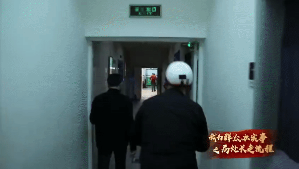 北京一处级干部体验做外卖小哥，12小时赚41元：&ldquo;我觉得很委屈&rdquo; 