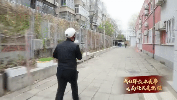 北京一处级干部体验做外卖小哥，12小时赚41元：&ldquo;我觉得很委屈&rdquo; 