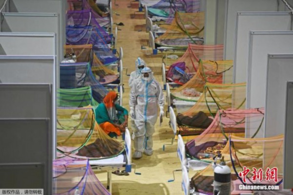 资料图:当地时间2021年5月2日,印度新德里,印度英联邦运动会运动员村变成临时新冠病房。