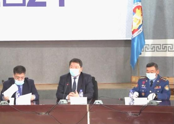 △ 蒙古国总选举委员会主席德勒格尔那仁8日在新闻发布会上通报2021年总统选举投票工作准备情况（图片来源：蒙古国总选举委员会官网）