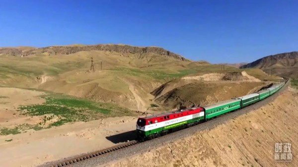 时政新闻眼丨习近平主持这场建交30周年视频峰会,释放哪些重要信号?