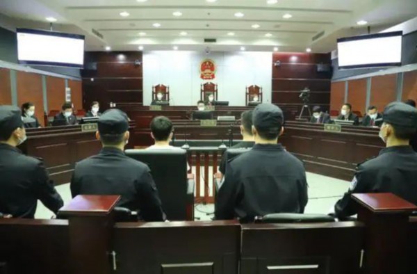 浙江杭州取快递女子被造谣出轨案审理现场。