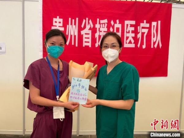 （上海战疫录）十多万名护士上海抗疫：共情、共事、共克时艰